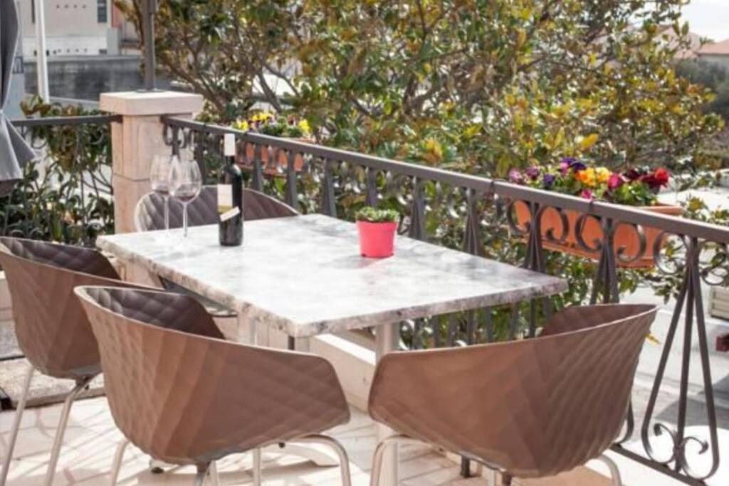 Apartman Monaco Макарська Екстер'єр фото
